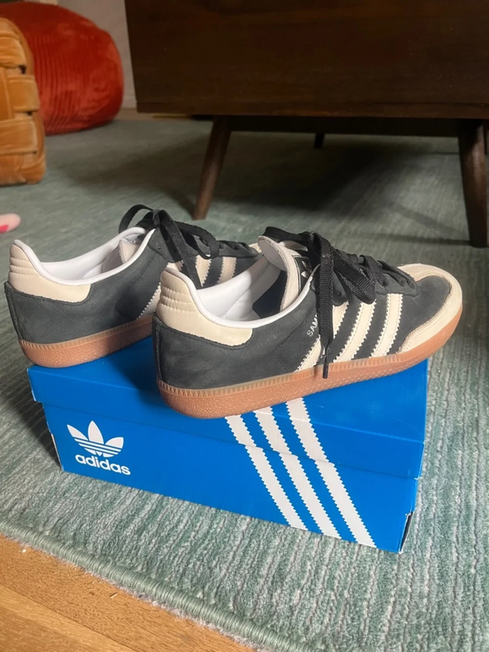 Adidas Sambas in black and cream with cream toe - size 6.5 - Picture 4 of 8